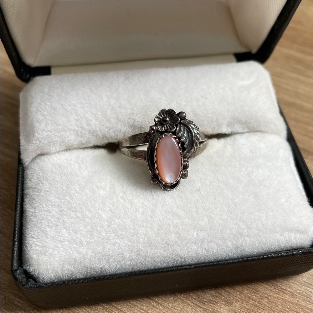 Vintage 90s 925 Sterling Silver Southwest Mother of Pearl Oval Ring
